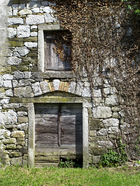 Old house in Movraž