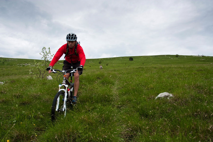 Descent towards Kavčič hill