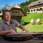 Gradišnik Tourist farm, Karli playing zither